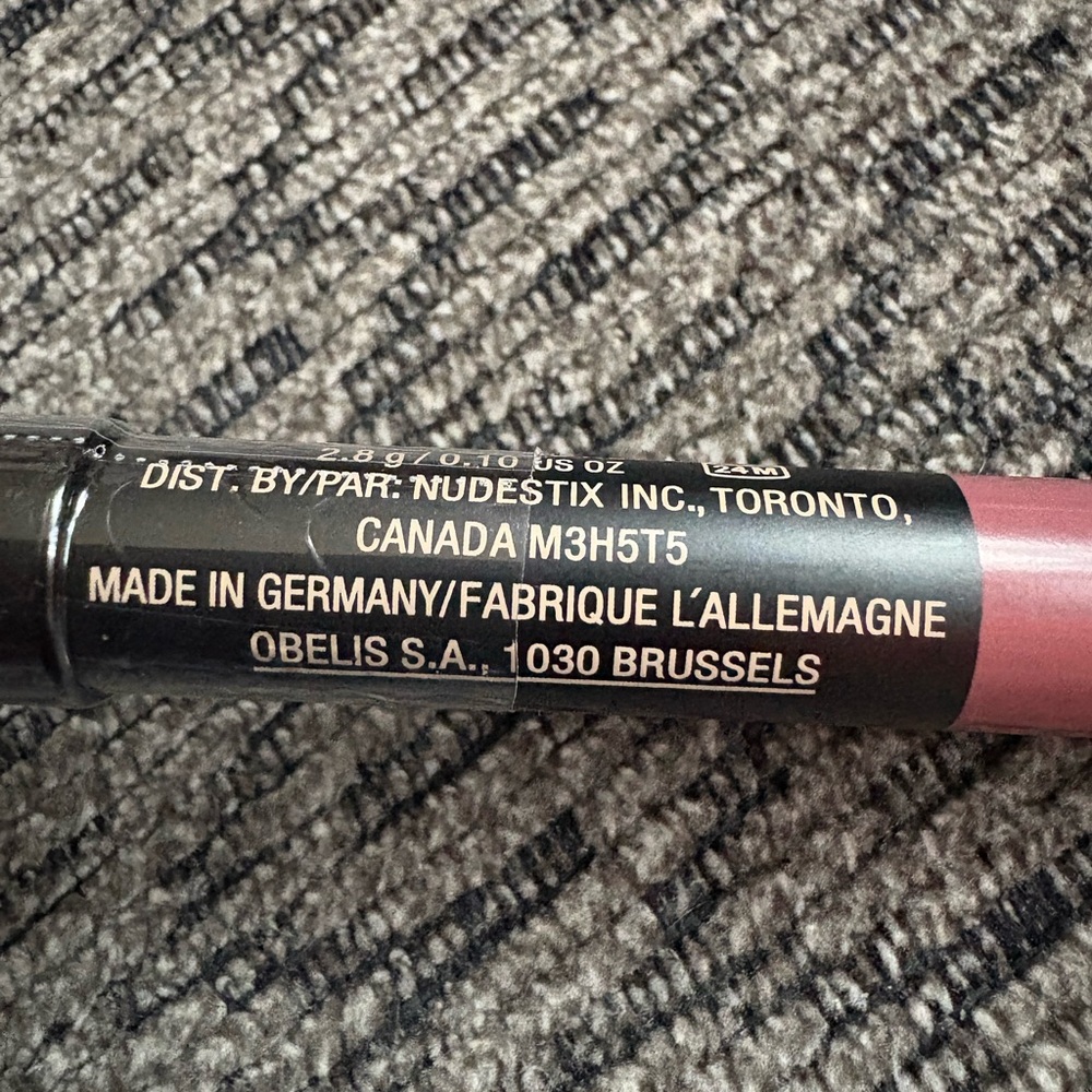 NEW IN BOX NUDESTIX Magnetic Matte Lip Color Pencil in Rose - Picture 7 of 10